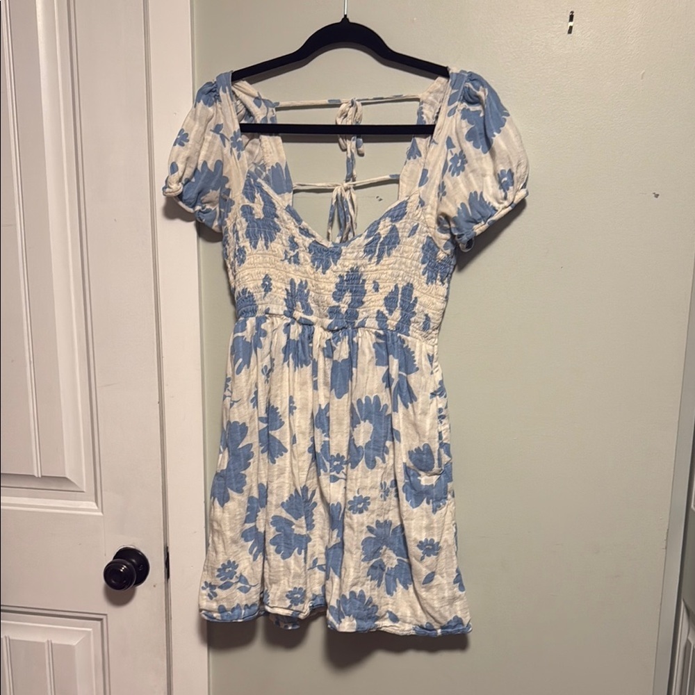American Eagle Outfitters Blue and White Floral Mini Dress